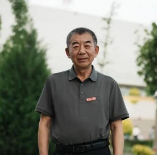 边疆献余热 银龄援新理 | 勇于担当 奉献余热——黑龙江科技大学支援新疆理工学院银龄教师闫大新