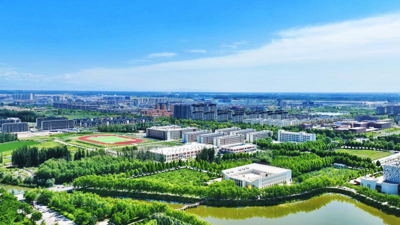 翱翔理工天，学府美景连.jpg