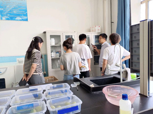 实验实训管理中心开展2022年暑假前实验室安全隐患检查