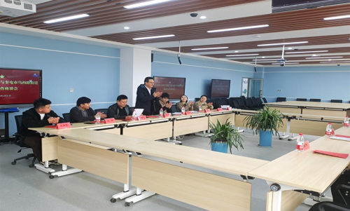 深化校政合作，促进共同发展——奎屯市  乌西路街道领导一行来校交流考察