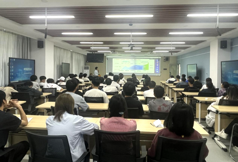以匠心育初心，助力专业发展——信息工程学院软件工程教研室邀请企业工程师作专题讲座