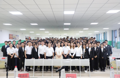 新疆理工学院人文社会科学学院第四次 学生代表大会顺利召开