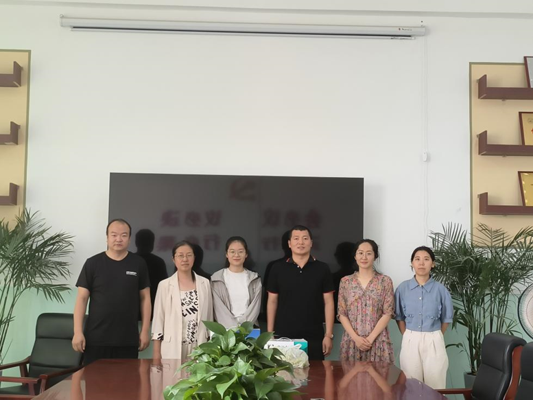 理学院领导慰问青年教师