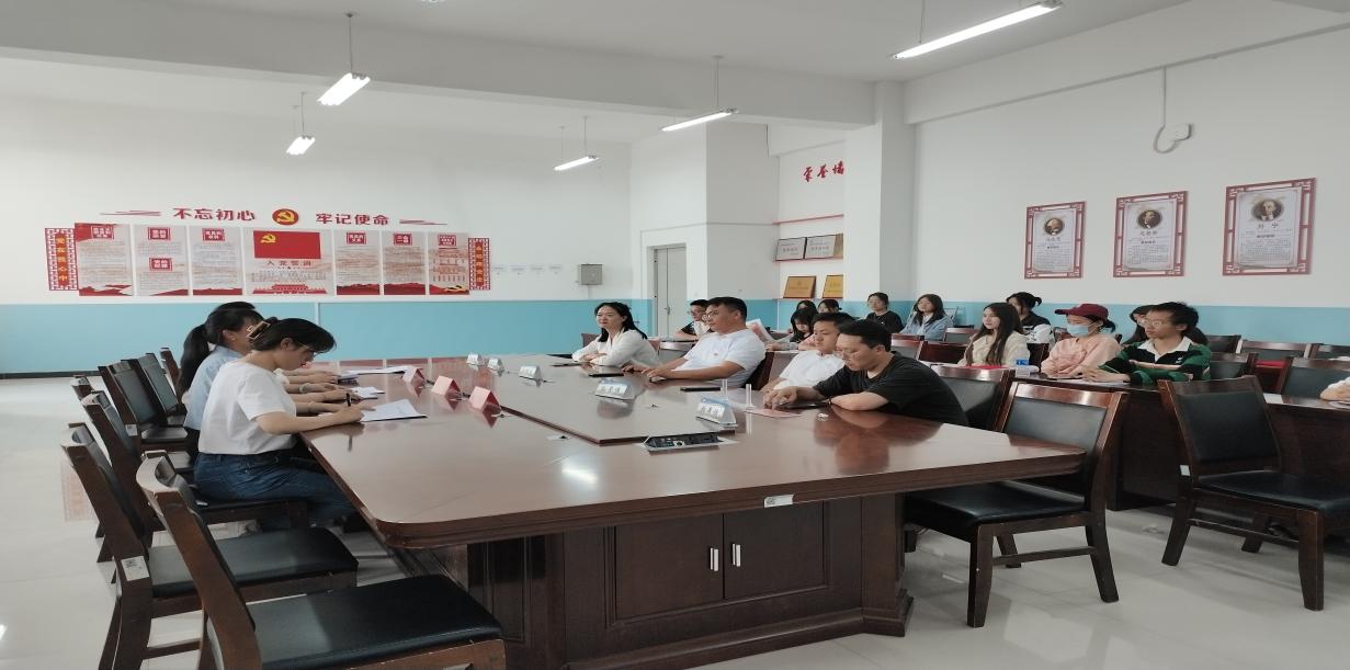【迎评促建】推动思政教育高质量发展，构建大思政育人格局——马克思主义学院首届思政文化节--“红色耀中华 精神传后人”手抄报绘画大赛优秀作品颁奖仪式