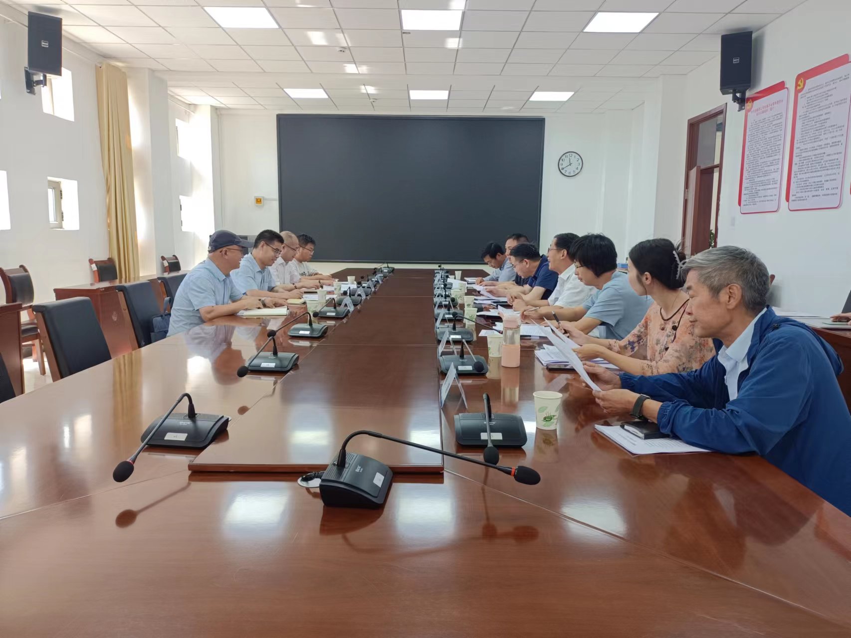 【迎评促建】地区科技局王力一行来学校交流调研