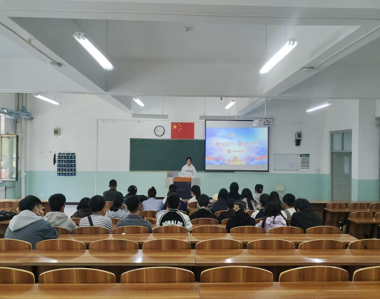 【迎评促建】信息工程学院学生第一党支部  开展以“《习近平给东北大学全体师生回信》”为题的集中学习